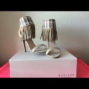 Brand new never worn justfab high heels